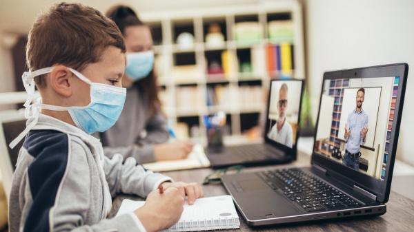 العكوري: التعليم الإفتراضي غير ممكن بالمناطق الهشة والقروية وتكلفة التعبئة لا تتوفر لكل التلاميذ